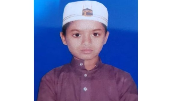 নামাজের জন্য ডাকায় বুকে লাথি, ঘটনাস্থলেই মৃত্যু স্কুলছাত্রের